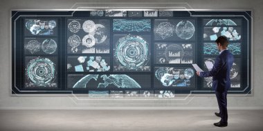 Üzerinde bir kurulu 3d renderin grafik ekranlar arabirimini kullanarak iş adamı