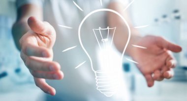 Bir kroki ampul tutan işadamı