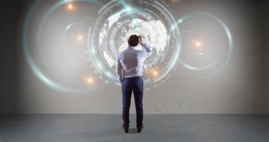 Bir duvar 3d re dijital planet earth arabirimini kullanarak iş adamı