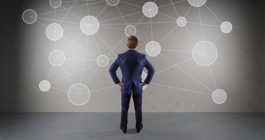Üzerinde bir duvar 3d renderin sosyal ağ arabirimini kullanarak iş adamı