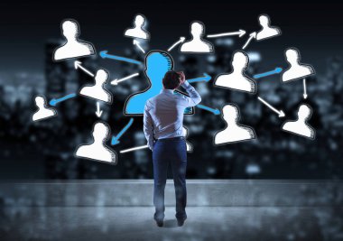 İş adamı izlerken sosyal ağ kroki üzerinde bir çatı 3d rende