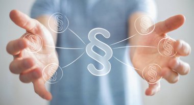 Hukuk koruma sağ sembol tutan işadamı