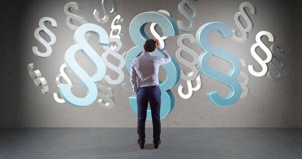 Бизнесмен использует юридический интерфейс на стене 3D рендеринга
