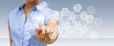 Multimedya arabirimi çizilmiş dokunmadan işkadını