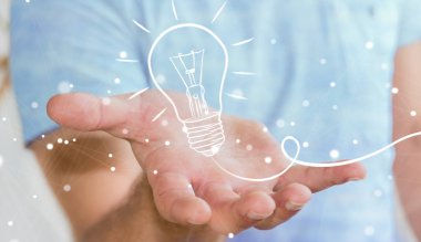 Bir kroki ampul tutan işadamı