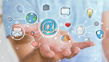 Multimedya arabirimi çizilmiş tutan işadamı