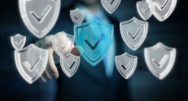 Modern veri kalkan virüsten koruma 3d işlemesini kullanan iş adamı