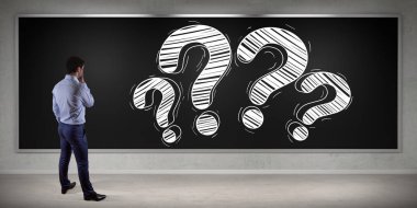 Kroki üzerinde bir kurulu 3d render işaretlemek bir soru izlerken işadamı