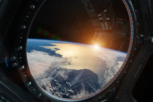 Vista do planeta Terra a partir de uma janela da estação espacial 3D renderização el — Fotografia de Stock