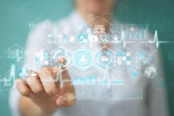 Dijital tıbbi arabirimi 3d işlemesini kullanan iş kadını