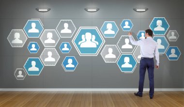 Üzerinde bir duvar 3d renderin sosyal ağ arabirimini kullanarak iş adamı