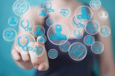 Modern tıbbi arabirimi 3d işlemesini kullanan iş kadını