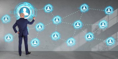 Üzerinde bir duvar 3d renderin sosyal ağ arabirimini kullanarak iş adamı