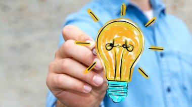 İşadamı bir ampul kroki çizim