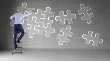 İşadamı bulmaca çözümü bir duvar 3d render üzerinde arama