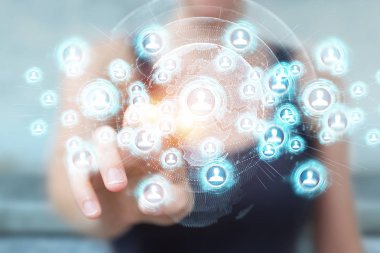 Sosyal ağ arabirimi 3d işlemesini kullanan iş kadını