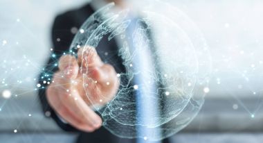 Planet earth ağ küre 3d işlemesini kullanan iş adamı