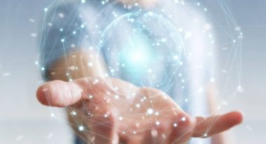 Planet earth ağ küre 3d işlemesini kullanan iş adamı