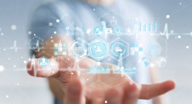 Dijital tıbbi arabirimi 3d işlemesini kullanan iş adamı