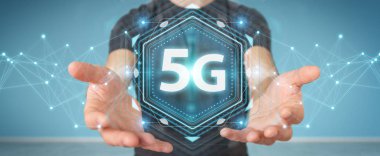 5 g ağ arabirimi 3d işlemesini kullanan iş adamı