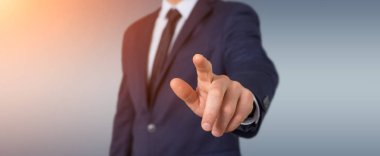 iş adamı işaret parmağı