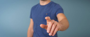 iş adamı işaret parmağı