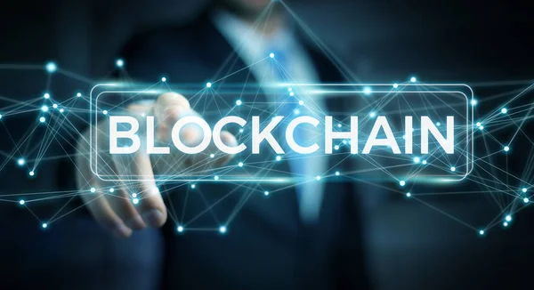 Affärsman som använder blockchain kryptovaluta gränssnitt 3d vilke — Stockfoto