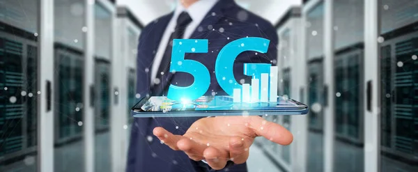 Empresario que utiliza la red 5G con renderizado 3D del teléfono móvil —  Fotos de Stock