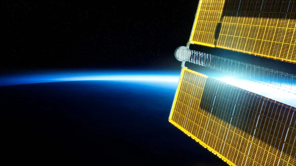 Vue de l'horizon de la planète Terre depuis une fenêtre de la station spatiale pendant — Photo