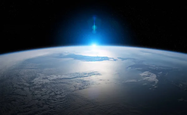 Utsikt över planeten jorden närbild med atmosfär under en soluppgång 3 — Stockfoto