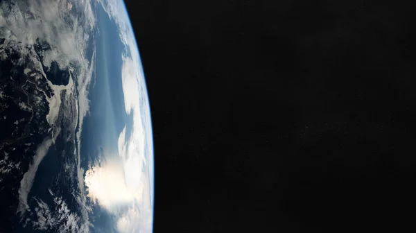 Θέα του πλανήτη γη κοντά με ατμόσφαιρα κατά τη διάρκεια της Ανατολής 3 — Φωτογραφία Αρχείου