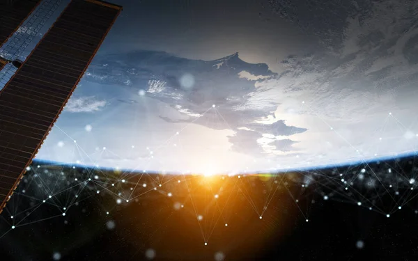 Satelliten Senden Datenaustausch Und Futuristische Verbindungen System Über Den Globus — Stockfoto