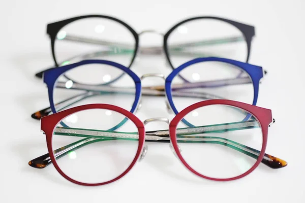 Gafas multicolores sobre fondo blanco —  Fotos de Stock