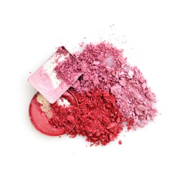 Beyaz arka plan üzerinde örnekleri karışık renkli göz farı ezilmiş. 