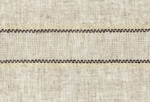 O pano de linho é decorado com o bordado artesanal . — Fotografia de Stock