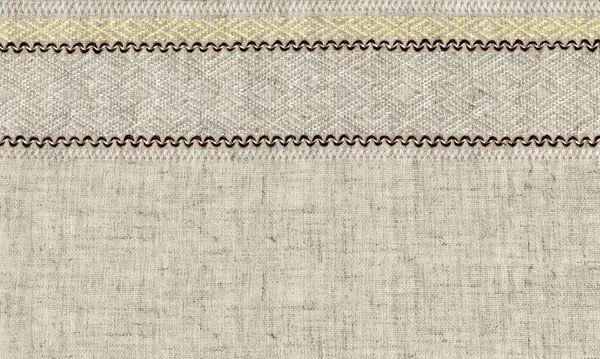 O pano de linho é decorado com o bordado artesanal . — Fotografia de Stock