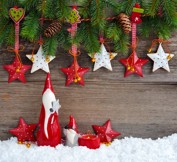 Estrelas de Natal com gnomos e ramos de abeto — Fotografia de Stock