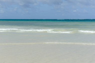 Emply plaj ve tropikal okyanus