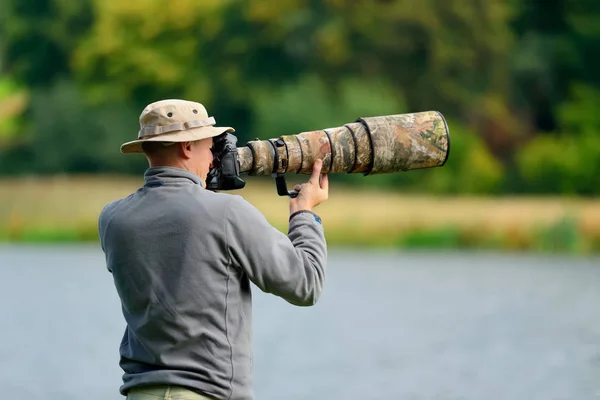 Wildlife photographer outdoor — Stock Photo, Image