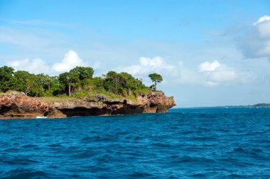 Deniz gökyüzü bulut ve Adaları