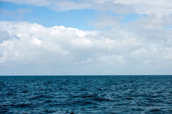 Himmel und Wasser des indischen Ozeans — Stockfoto