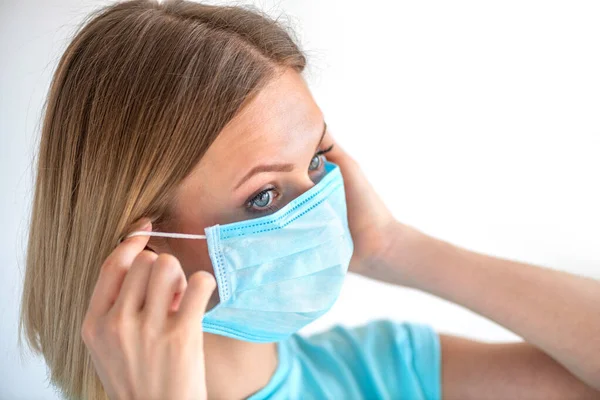 Enfermera Médico Con Mascarilla Facial Salud Cirugía Primer Plano Retrato —  Fotos de Stock