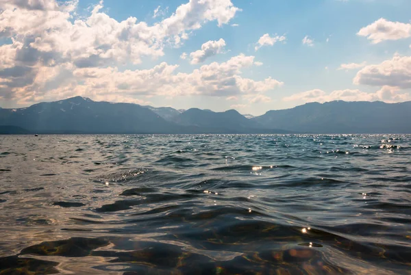 Primo piano delle onde del lago — Foto Stock