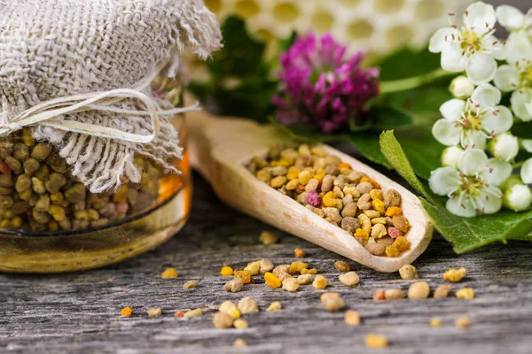 Wooden Spoon Bee Pollen — Stock Photo, Image