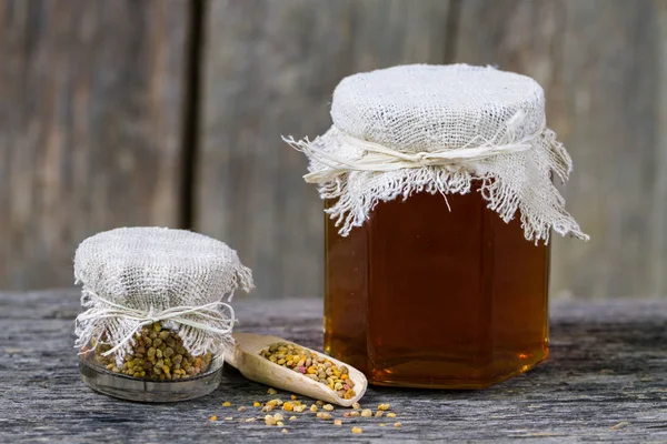 Frischer Honig Und Bienenpollen Stillleben Mit Honig — Stockfoto
