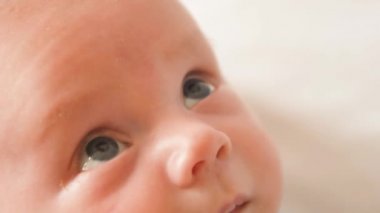 Childs'ın gözleri makro yeni doğan bebek bakmak yakın atış