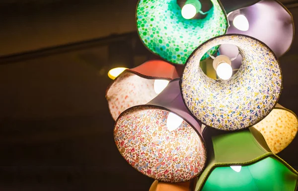 Aydınlatma tasarımı eski odasında bir çan.