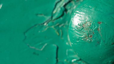 eski boya, bazı görünür bir hasar, hem de metal metal yüzeylere perçin ve malzeme yaprak bağlanma cıvata. Küçük alan derinliği.