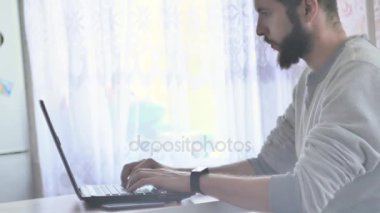 kredi kartı bilgilerinizi bir on-line alışveriş sitesi girme.