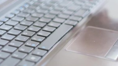 kredi kartı bilgilerinizi bir on-line alışveriş sitesi girme.